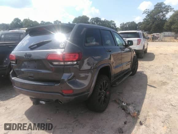 2017 Jeep Grand Cherokee Altitude с VIN 1C4RJFAG3HC786180, выставлен на аукционе IAAI как лот 43146692 с пробегом 197 353 миль миль и . История ставок и продаж доступна на DreamBid. Изображение 4.