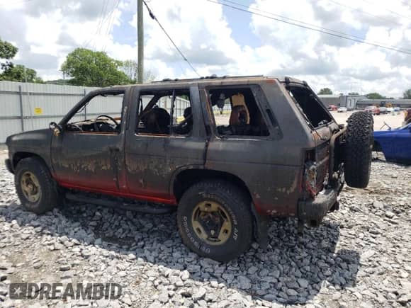 1995 Nissan Pathfinder LE with VIN JN8HD17Y7SW077011, listed as a Copart auction lot 61326975 with Not provided miles and Non repairable. Bid and sale history available at DreamBid. Image 2.