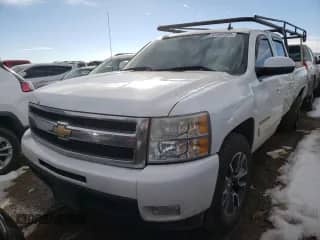 2011 Chevrolet Silverado 1500 LTZ with VIN 3GCPKTE25BG383016, listed as a Copart auction lot 41404334 with 261,292 mi miles and Salvage title. Bid and sale history available at DreamBid. Image 1.