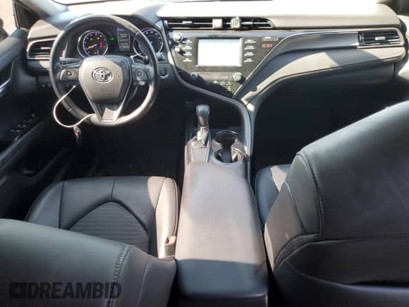 2019 Toyota Camry SE z VIN 4T1B11HK5KU775354, wystawiony jako Copart lot #85873795 z przebiegiem 42 472 mil mil oraz Szkoda całkowita • Salvage title. Historia ofert i sprzedaży dostępna na DreamBid. Obrazek 8.