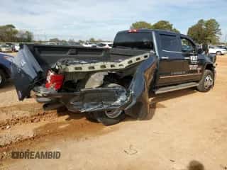 2017 Chevrolet Silverado 3500HD LT с VIN 1GC4KZCY6HF227414, выставлен на аукционе Copart как лот 79103384 с пробегом 128 844 миль миль и Списание • Salvage title. История ставок и продаж доступна на DreamBid. Изображение 3.