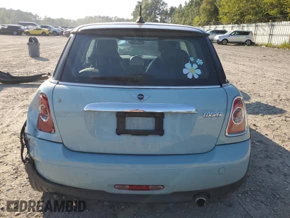 2012 MINI Hardtop с VIN WMWSU3C54CT257698, выставлен на аукционе Copart как лот 74214794 с пробегом 142 273 миль миль и Списание • Salvage title. История ставок и продаж доступна на DreamBid. Изображение 6.