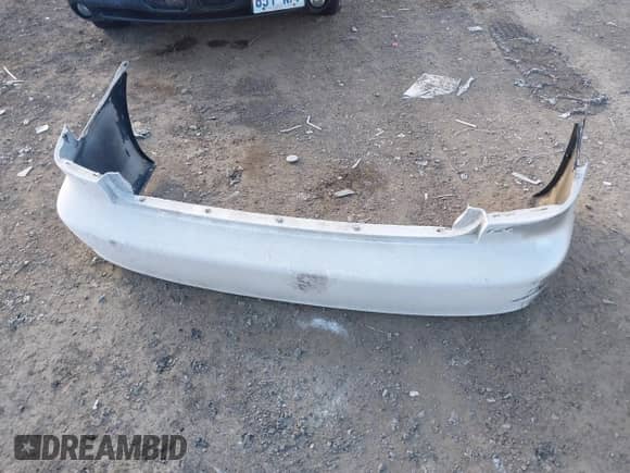 1998 Honda Accord LX z VIN 1HGCG1647WA022039, wystawiony jako IAAI lot #41383541 z przebiegiem 209 295 mil mil oraz . Historia ofert i sprzedaży dostępna na DreamBid. Obrazek 12.