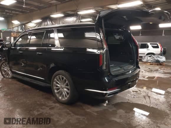 2022 Cadillac Escalade ESV Premium Luxury with VIN 1GYS4KKL2NR134764, listed as a IAAI auction lot 41532115 with 30,453 mi miles and . Bid and sale history available at DreamBid. Image 3.