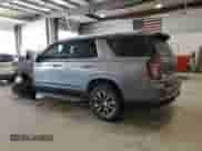 2021 Chevrolet Tahoe LT z VIN 1GNSKNKD5MR407031, wystawiony jako Copart lot #71513665 z przebiegiem 139 715 mil mil oraz Szkoda całkowita • Salvage title. Historia ofert i sprzedaży dostępna na DreamBid. Obrazek 2.