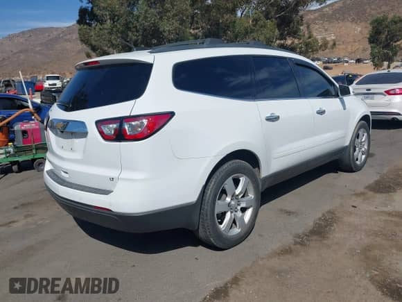 2017 Chevrolet Traverse LT с VIN 1GNKRGKD3HJ263345, выставлен на аукционе IAAI как лот 43099023 с пробегом 121 975 миль миль и . История ставок и продаж доступна на DreamBid. Изображение 4.