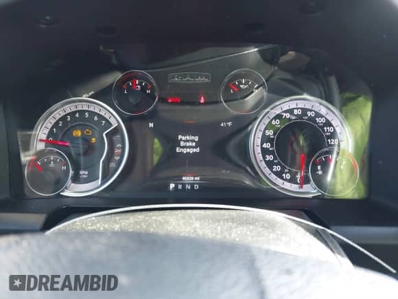 2019 Ram 1500 Express z VIN 1C6RR7KTXKS748038, wystawiony jako IAAI lot #41137908 z przebiegiem 46 339 mil mil oraz . Historia ofert i sprzedaży dostępna na DreamBid. Obrazek 7.