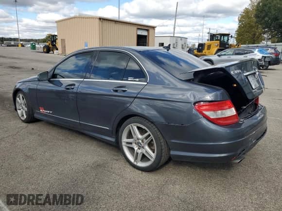 2010 Mercedes-Benz C 300 Sport с VIN WDDGF8BB6AR129633, выставлен на аукционе Copart как лот 89540405 с пробегом 143 619 миль миль и Списание • Salvage title. История ставок и продаж доступна на DreamBid. Изображение 2.