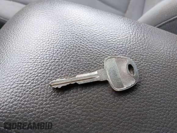 2012 Hyundai Santa Fe GLS с VIN 5XYZG4AG0CG133913, выставлен на аукционе IAAI как лот 42656139 с пробегом 157 196 миль миль и . История ставок и продаж доступна на DreamBid. Изображение 11.