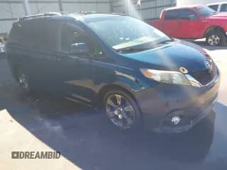 2011 Toyota Sienna SE with VIN 5TDXK3DC3BS115626, listed as a IAAI auction lot 41597769 with 252,135 mi miles and . Bid and sale history available at DreamBid. Image 1.