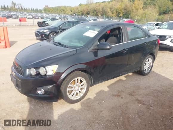 2016 Chevrolet Sonic LT с VIN 1G1JC5SH3G4182025, выставлен на аукционе IAAI как лот 43493418 с пробегом 204 566 миль миль и . История ставок и продаж доступна на DreamBid. Изображение 2.