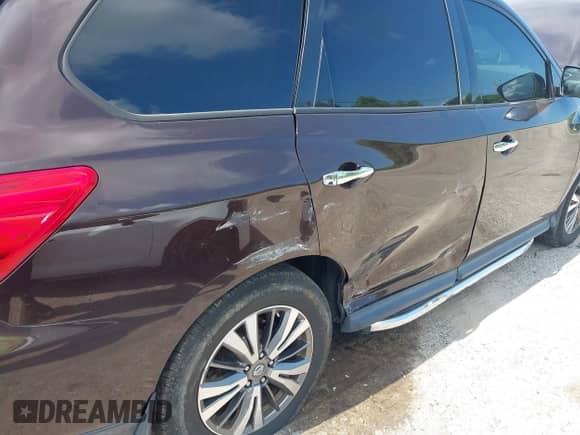 2019 Nissan Pathfinder SL with VIN 5N1DR2MN3KC581063, listed as a IAAI auction lot 42311710 with 142,252 mi miles and . Bid and sale history available at DreamBid. Image 6.