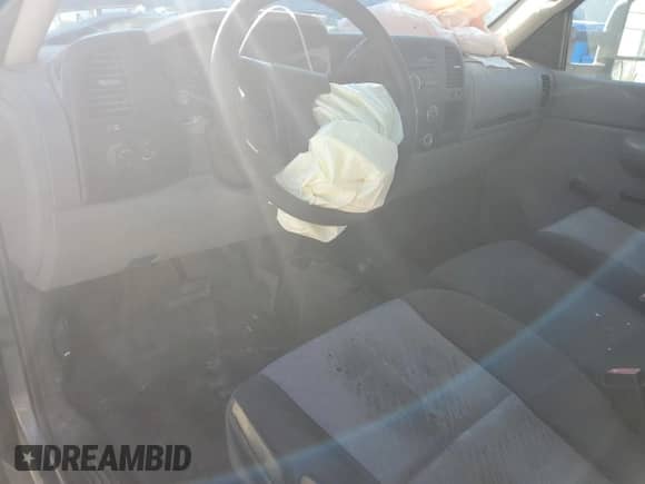 2008 Chevrolet Silverado 2500HD Work Truck z VIN 1GCHK24K58E102736, wystawiony jako Copart lot #78490904 z przebiegiem 300 071 mil mil oraz Szkoda całkowita • Salvage title. Historia ofert i sprzedaży dostępna na DreamBid. Obrazek 8.