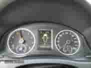 2013 Volkswagen Tiguan SE z VIN WVGAV3AX8DW059220, wystawiony jako Copart lot #49921455 z przebiegiem 138 666 mil mil oraz Szkoda całkowita • Salvage title. Historia ofert i sprzedaży dostępna na DreamBid. Obrazek 9.