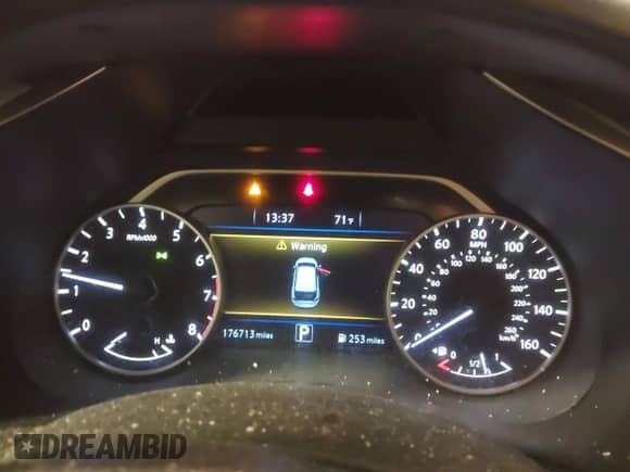 2017 Nissan Murano S z VIN 5N1AZ2MH7HN147738, wystawiony jako IAAI lot #43085511 z przebiegiem 176 713 mil mil oraz . Historia ofert i sprzedaży dostępna na DreamBid. Obrazek 7.