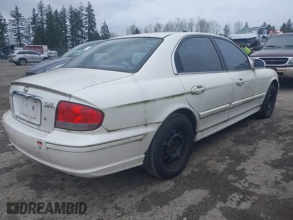 2004 Hyundai Sonata z VIN KMHWF25S44A960819, wystawiony jako IAAI lot #41897822 z przebiegiem 169 350 mil mil oraz . Historia ofert i sprzedaży dostępna na DreamBid. Obrazek 4.