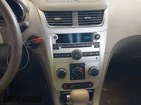 2009 Chevrolet Malibu 1LT с VIN 1G1ZH57B49F129074, выставлен на аукционе IAAI как лот 43045257 с пробегом 225 353 миль миль и . История ставок и продаж доступна на DreamBid. Изображение 14.