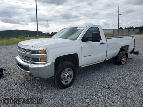 2019 Chevrolet Silverado 2500HD с VIN 1GC0KREG9KF272390, выставлен на аукционе Copart как лот 71787415 с пробегом 105 742 миль миль и Списание • Salvage title. История ставок и продаж доступна на DreamBid. Изображение 1.