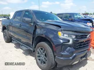 2022 Chevrolet Silverado 1500 RST z VIN 1GCUDEET6NZ610302, wystawiony jako IAAI lot #42176569 z przebiegiem 113 137 mil mil oraz . Historia ofert i sprzedaży dostępna na DreamBid. Obrazek 1.