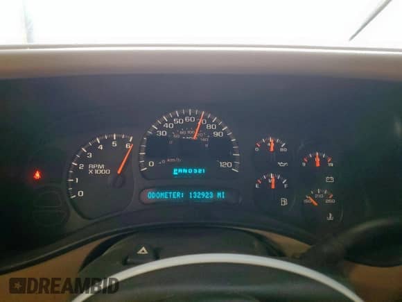 2003 Chevrolet Suburban LT z VIN 1GNEC16Z23J248958, wystawiony jako Copart lot #70917915 z przebiegiem 132 923 mil mil oraz Czysty tytuł • Clean title. Historia ofert i sprzedaży dostępna na DreamBid. Obrazek 9.