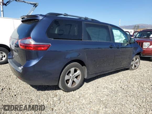 2020 Toyota Sienna LE z VIN 5TDKZ3DC2LS047620, wystawiony jako Copart lot #89872995 z przebiegiem 95 175 mil mil oraz Szkoda całkowita • Salvage title. Historia ofert i sprzedaży dostępna na DreamBid. Obrazek 3.