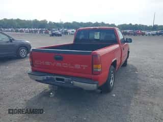 1999 Chevrolet Silverado 1500 LS z VIN 1GCEC14W8XZ187477, wystawiony jako IAAI lot #43217429 z przebiegiem 394 436 mil mil oraz . Historia ofert i sprzedaży dostępna na DreamBid. Obrazek 4.