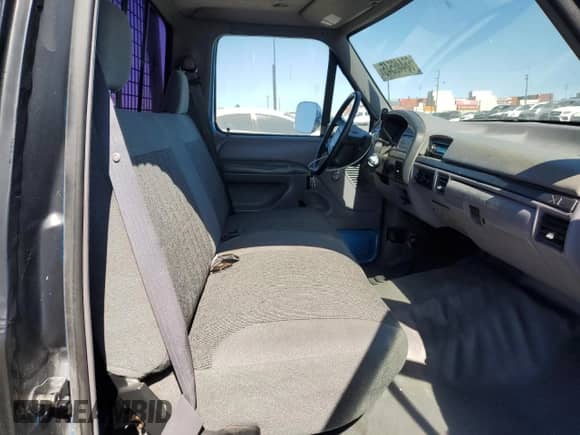 1994 Ford F-150 z VIN 1FTEF14YXRNB12413, wystawiony jako Copart lot #66446545 z przebiegiem 141 033 mil mil oraz Czysty tytuł • Clean title. Historia ofert i sprzedaży dostępna na DreamBid. Obrazek 10.