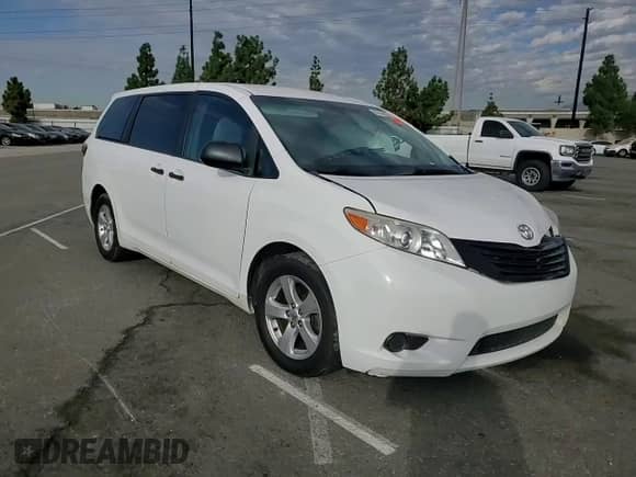 2017 Toyota Sienna L with VIN 5TDZZ3DC2HS832404, listed as a Copart auction lot 81768025 with 83,955 mi miles and Salvage title. Bid and sale history available at DreamBid. Image 14.