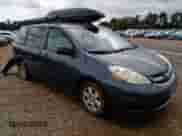 2010 Toyota Sienna LE с VIN 5TDKK4CC5AS343448, выставлен на аукционе Copart как лот 81763345 с пробегом 166 379 миль миль и Списание • Salvage title. История ставок и продаж доступна на DreamBid. Изображение 4.