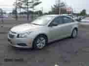2014 Chevrolet Cruze LS с VIN 1G1PA5SG1E7487817, выставлен на аукционе IAAI как лот 43323372 с пробегом 128 084 миль миль и . История ставок и продаж доступна на DreamBid. Изображение 2.