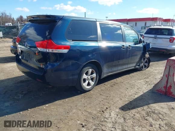 2011 Toyota Sienna с VIN 5TDKA3DC6BS005036, выставлен на аукционе IAAI как лот 41694180 с пробегом 153 219 миль миль и . История ставок и продаж доступна на DreamBid. Изображение 4.