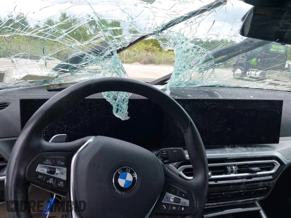 2024 BMW 4 Series 430i xDrive z VIN WBA43AT02RCS01739, wystawiony jako IAAI lot #42963125 z przebiegiem 7 mil mil oraz . Historia ofert i sprzedaży dostępna na DreamBid. Obrazek 7.