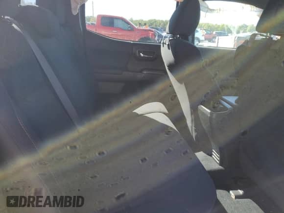 2018 Toyota Tacoma TRD Off Road with VIN 5TFCZ5AN3JX143480, listed as a Copart auction lot 82420005 with 60,340 mi miles and Salvage title. Bid and sale history available at DreamBid. Image 10.