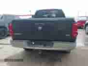 2007 Dodge 1500 SLT z VIN 3D7KR19D77G842727, wystawiony jako IAAI lot #41909108 z przebiegiem 202 619 mil mil oraz . Historia ofert i sprzedaży dostępna na DreamBid. Obrazek 16.