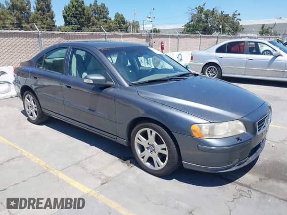 2007 Volvo S60 2.5L Turbo с VIN YV1RH592772606230, выставлен на аукционе IAAI как лот 42850053 с пробегом 166 054 миль миль и . История ставок и продаж доступна на DreamBid. Изображение 1.