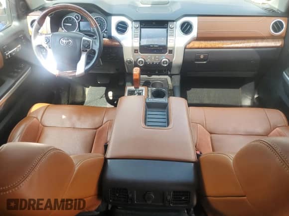 2017 Toyota Tundra Platinum с VIN 5TFAY5F15HX631839, выставлен на аукционе Copart как лот 71710825 с пробегом 106 185 миль миль и Списание • Salvage title. История ставок и продаж доступна на DreamBid. Изображение 8.