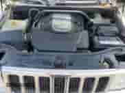 2008 Jeep Commander Limited z VIN 1J8HG58278C190691, wystawiony jako Copart lot #62923135 z przebiegiem 200 262 mil mil oraz Szkoda całkowita • Salvage title. Historia ofert i sprzedaży dostępna na DreamBid. Obrazek 12.