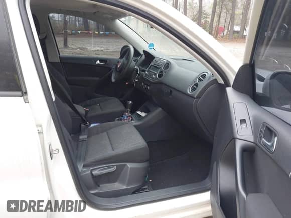 2012 Volkswagen Tiguan S с VIN WVGCV7AX5CW508206, выставлен на аукционе IAAI как лот 41612007 с пробегом 116 455 миль миль и . История ставок и продаж доступна на DreamBid. Изображение 5.