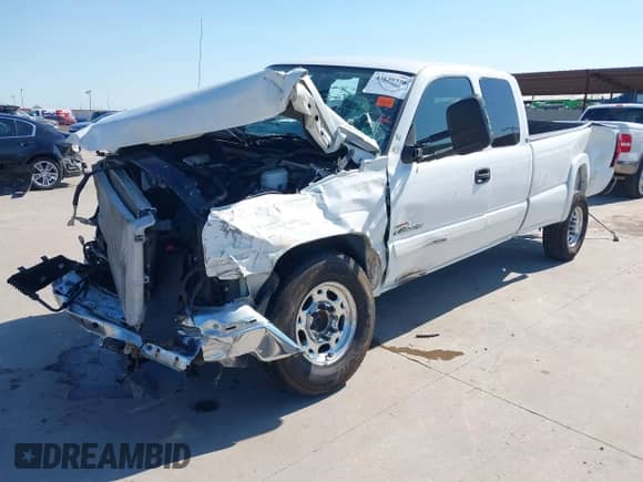 2005 Chevrolet Silverado 2500HD LS с VIN 1GCHC292X5E327722, выставлен на аукционе IAAI как лот 43139356 с пробегом Не указан миль и . История ставок и продаж доступна на DreamBid. Изображение 20.