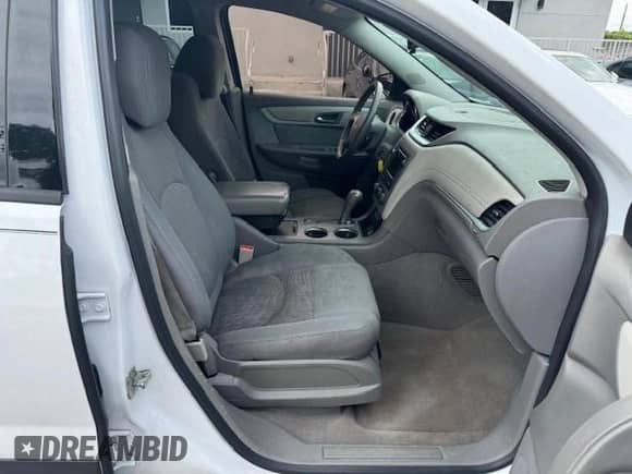2016 Chevrolet Traverse LS с VIN 1GNKRFED2GJ236027, выставлен на аукционе Copart как лот 86132285 с пробегом 117 234 миль миль и Списание • Salvage title. История ставок и продаж доступна на DreamBid. Изображение 7.