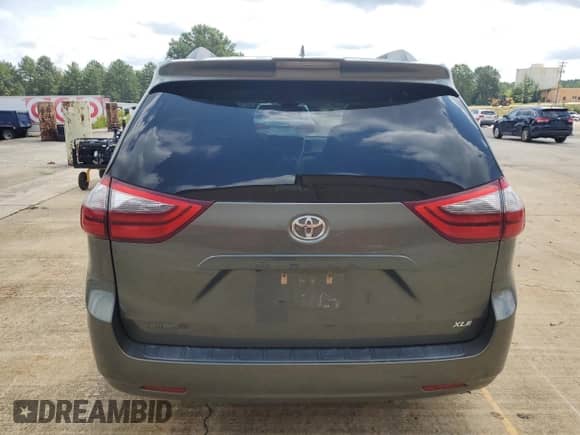 2020 Toyota Sienna XLE Auto Access Seat z VIN 5TDYZ3DC2LS050432, wystawiony jako Copart lot #66712165 z przebiegiem 76 766 mil mil oraz Szkoda całkowita • Salvage title. Historia ofert i sprzedaży dostępna na DreamBid. Obrazek 6.