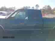 1996 GMC Sierra 1500 z VIN 2GTEC19R9T1541142, wystawiony jako IAAI lot #41375900 z przebiegiem 292 893 mil mil oraz . Historia ofert i sprzedaży dostępna na DreamBid. Obrazek 14.