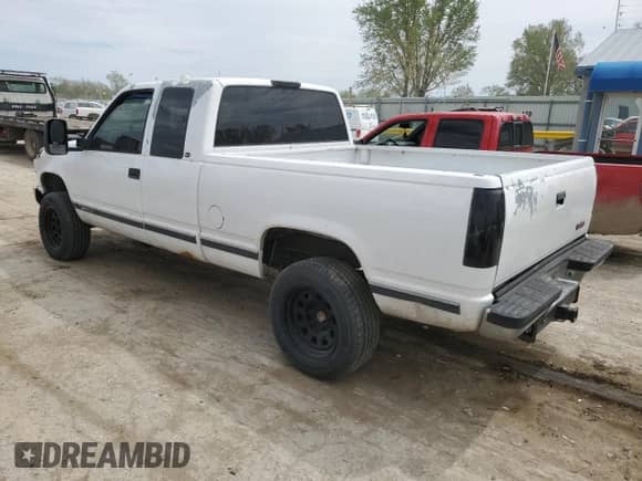 1997 GMC Sierra 1500 z VIN 2GTEC19R0V1553263, wystawiony jako Copart lot #52783805 z przebiegiem 230 959 mil mil oraz Szkoda całkowita • Salvage title. Historia ofert i sprzedaży dostępna na DreamBid. Obrazek 2.