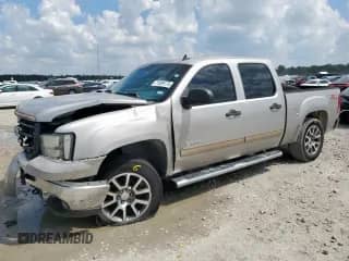 2007 GMC Sierra 1500 SLE2 with VIN 2GTEC13J871520873, listed as a Copart auction lot 71089175 with 130,379 mi miles and Salvage title. Bid and sale history available at DreamBid. Image 1.