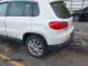 2012 Volkswagen Tiguan S с VIN WVGAV7AX5CW509945, выставлен на аукционе IAAI как лот 43436911 с пробегом 168 517 миль миль и . История ставок и продаж доступна на DreamBid. Изображение 12.