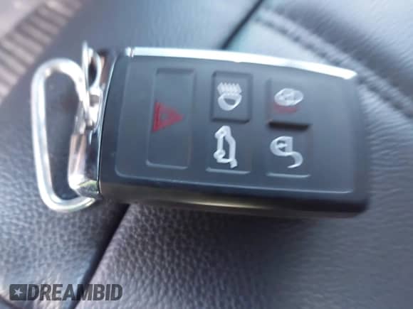 2020 Land Rover Range Rover Sport SE z VIN SALWG2SU0LA747820, wystawiony jako IAAI lot #41593249 z przebiegiem 46 442 mil mil oraz . Historia ofert i sprzedaży dostępna na DreamBid. Obrazek 11.