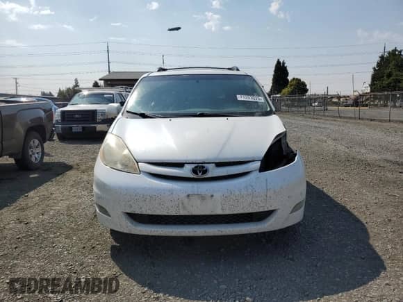 2010 Toyota Sienna XLE с VIN 5TDYK4CC2AS312328, выставлен на аукционе Copart как лот 71203025 с пробегом 182 360 миль миль и Списание • Salvage title. История ставок и продаж доступна на DreamBid. Изображение 5.