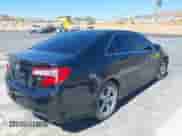 2012 Toyota Camry XLE z VIN 4T1BF1FK9CU018320, wystawiony jako IAAI lot #43408512 z przebiegiem 311 163 mil mil oraz . Historia ofert i sprzedaży dostępna na DreamBid. Obrazek 4.