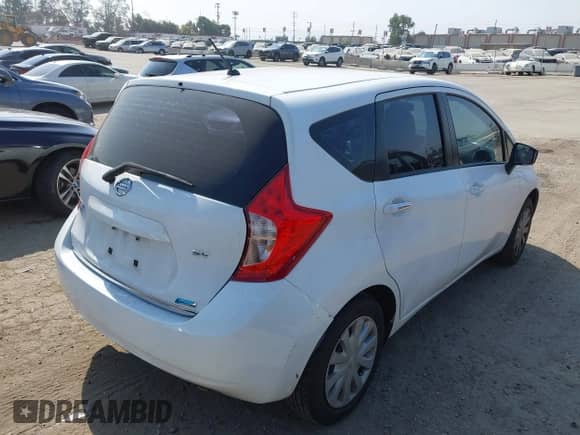 2015 Nissan Note SV z VIN 3N1CE2CP9FL397340, wystawiony jako IAAI lot #42982235 z przebiegiem 156 556 mil mil oraz . Historia ofert i sprzedaży dostępna na DreamBid. Obrazek 4.