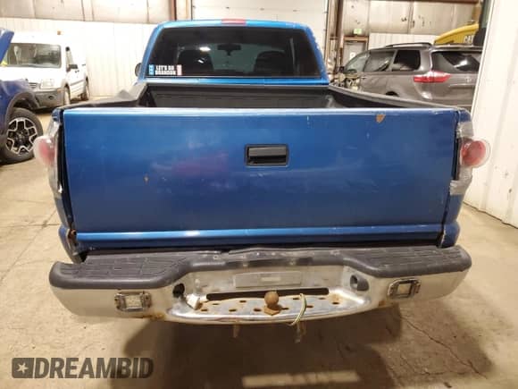 2000 Chevrolet S-10 LS z VIN 1GCDT19W7YK218913, wystawiony jako Copart lot #82055385 z przebiegiem 151 665 mil mil oraz Szkoda całkowita • Salvage title. Historia ofert i sprzedaży dostępna na DreamBid. Obrazek 6.